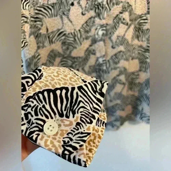 J crew Zebra and Cheetah Long Sleeve Button Down Blouse Womens Size XS - Picture 5 of 7